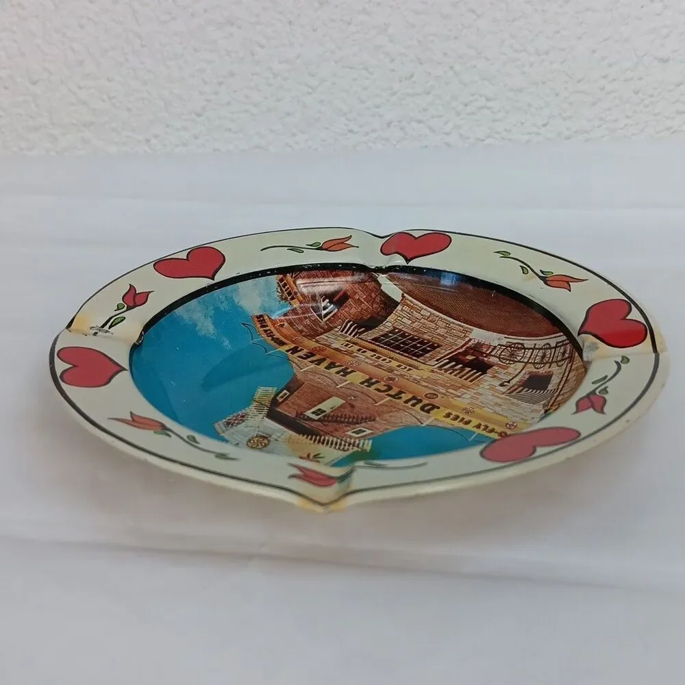 Dutch Haven Souvenir Ashtray Home of the Original Shoo-Fly Pie Amish Country